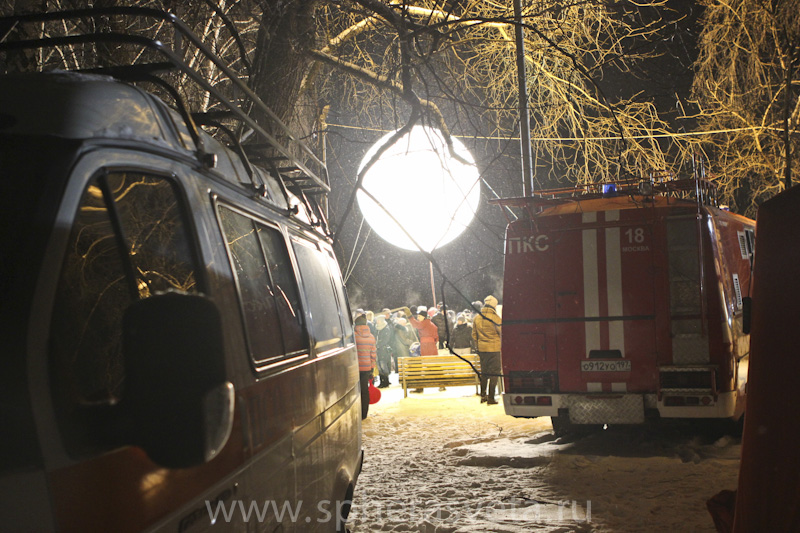 Светящийся шар на крещении в Сокольниках